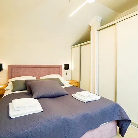 Mercedes With Private Sauna By Baltic Apartment *